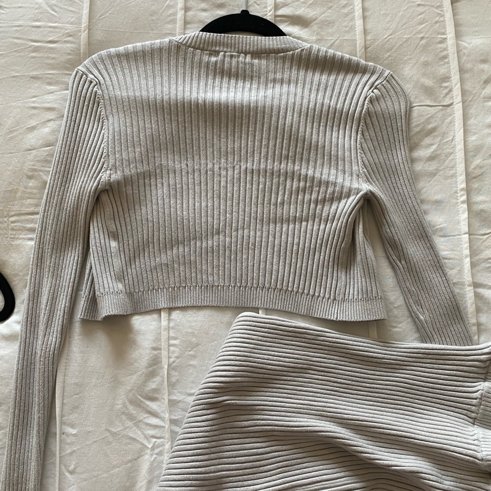 437 Ribbed Set - Picture 4 of 4